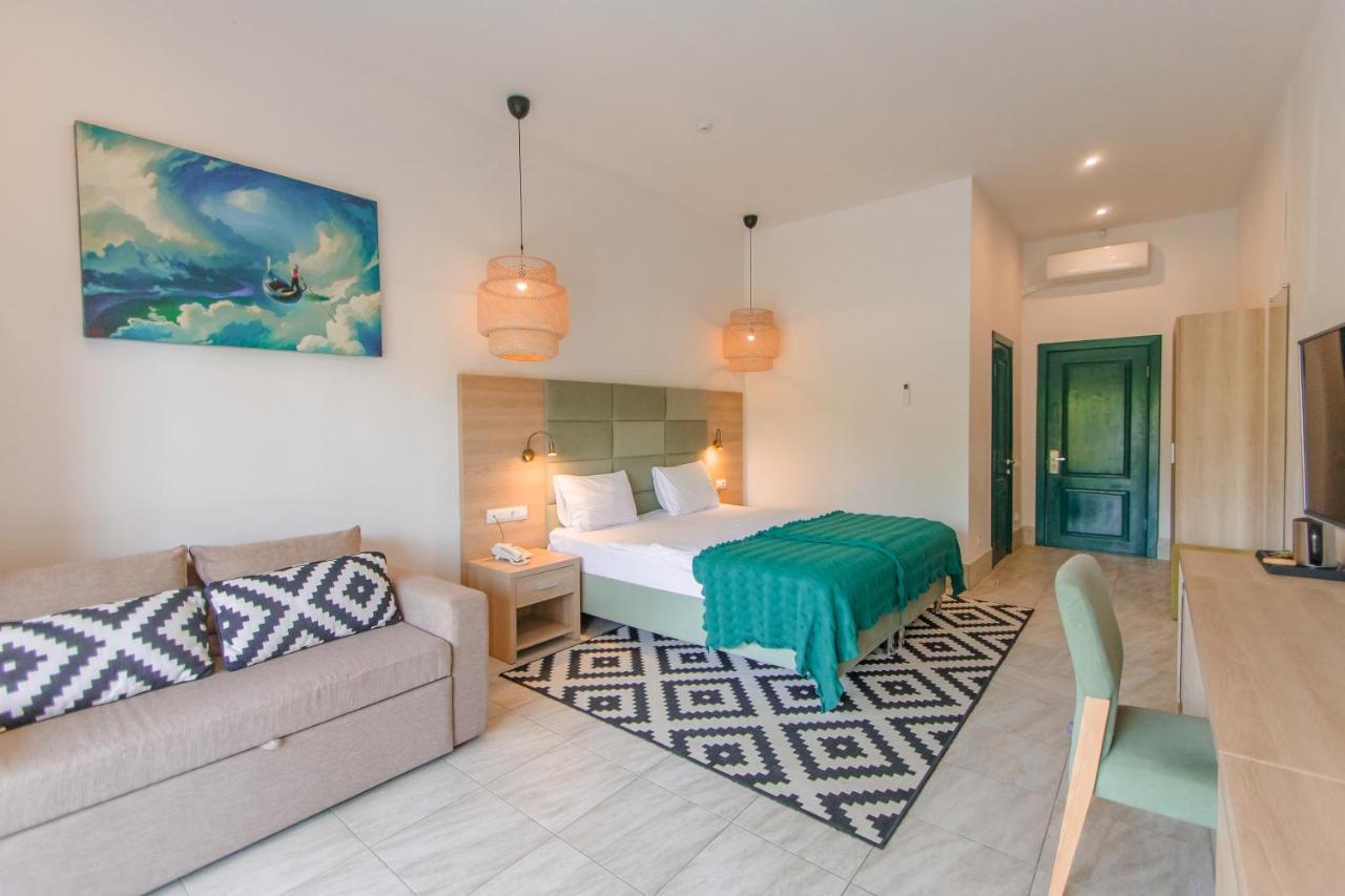 Aquamarine Family Club Hotel Gagra Szoba fotó