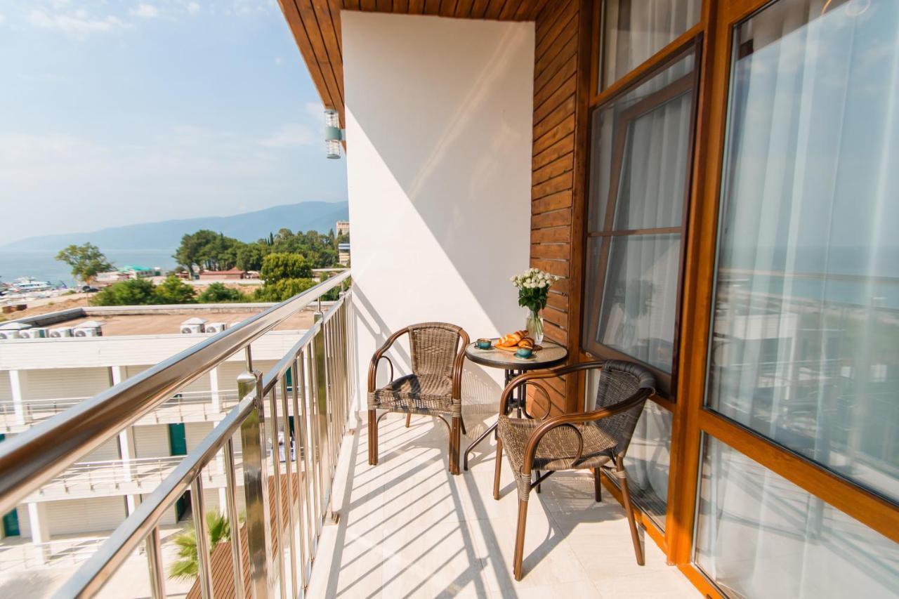 Aquamarine Family Club Hotel Gagra Kültér fotó